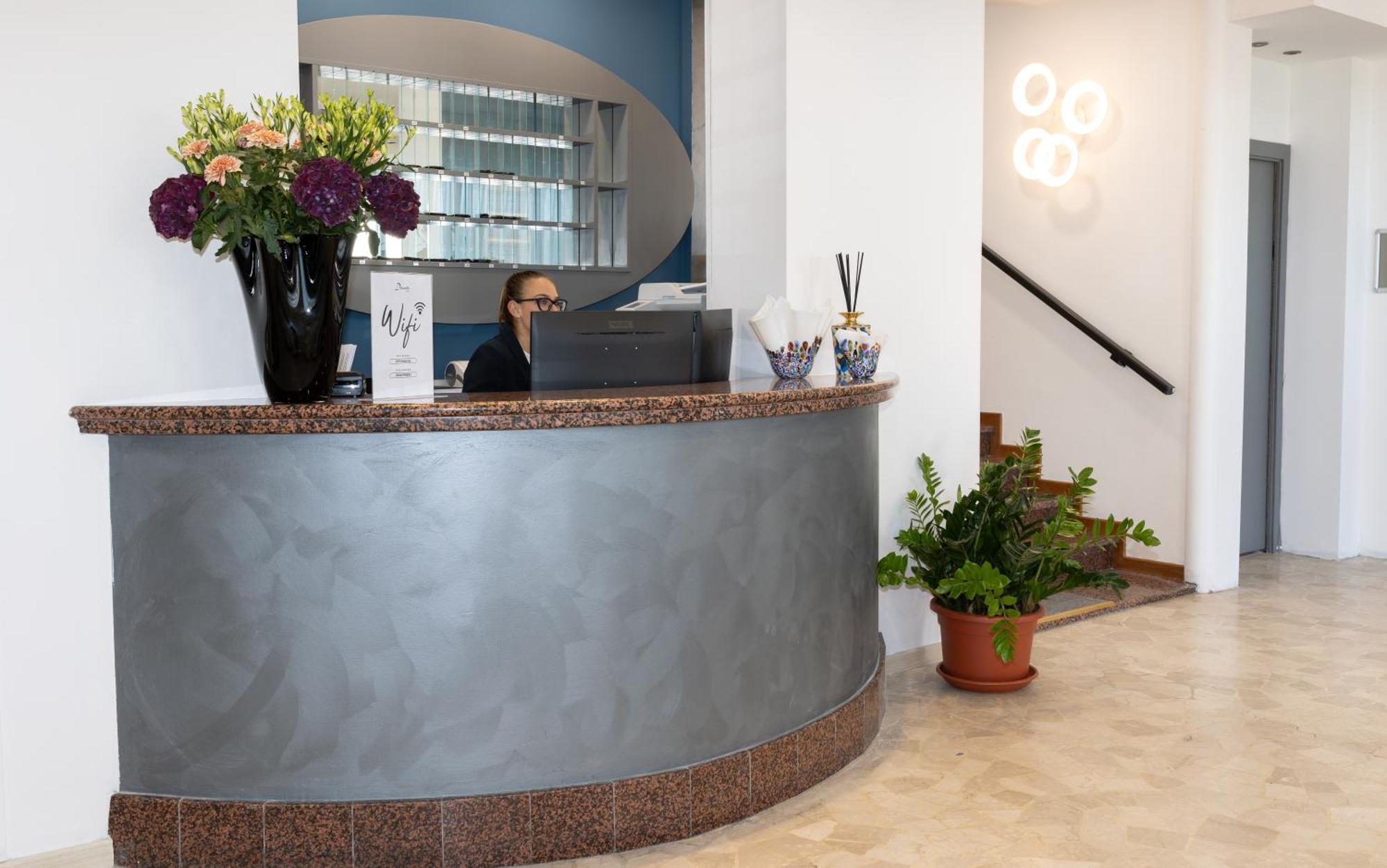 לידו די ג'סולו Hotel Delaville Frontemare מראה חיצוני תמונה